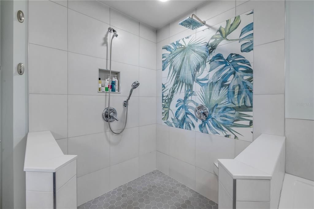 For Sale: $565,000 (2 beds, 2 baths, 1384 Square Feet)