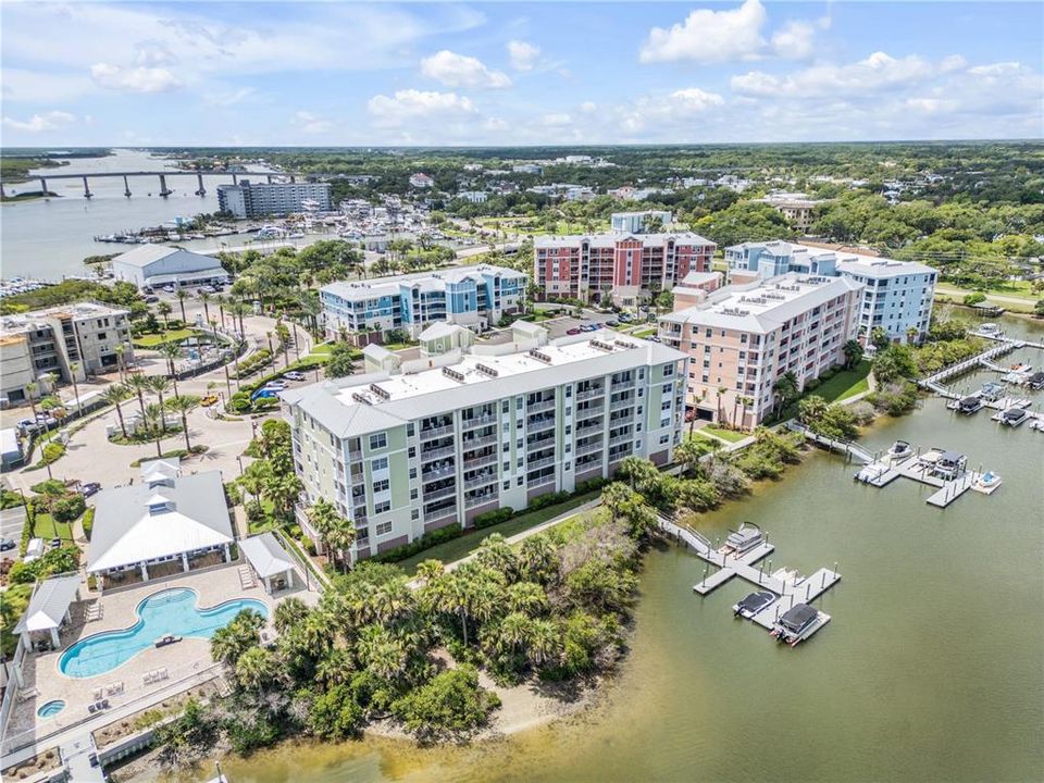 For Sale: $565,000 (2 beds, 2 baths, 1384 Square Feet)
