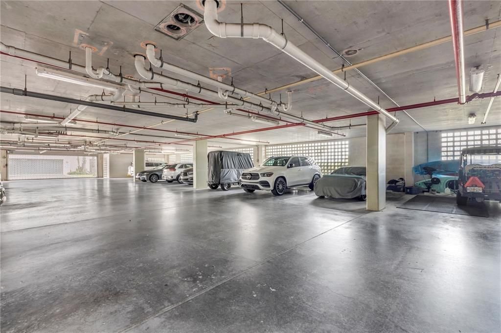 For Sale: $565,000 (2 beds, 2 baths, 1384 Square Feet)