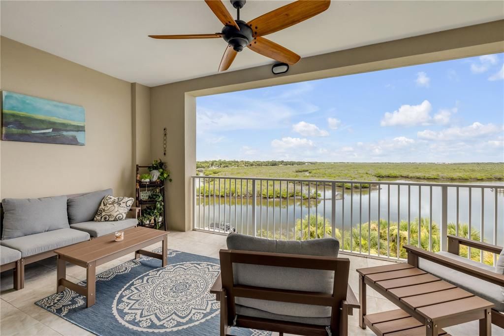 For Sale: $565,000 (2 beds, 2 baths, 1384 Square Feet)