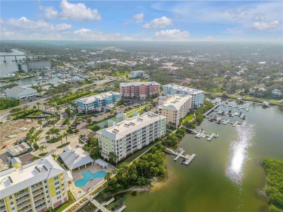 For Sale: $565,000 (2 beds, 2 baths, 1384 Square Feet)