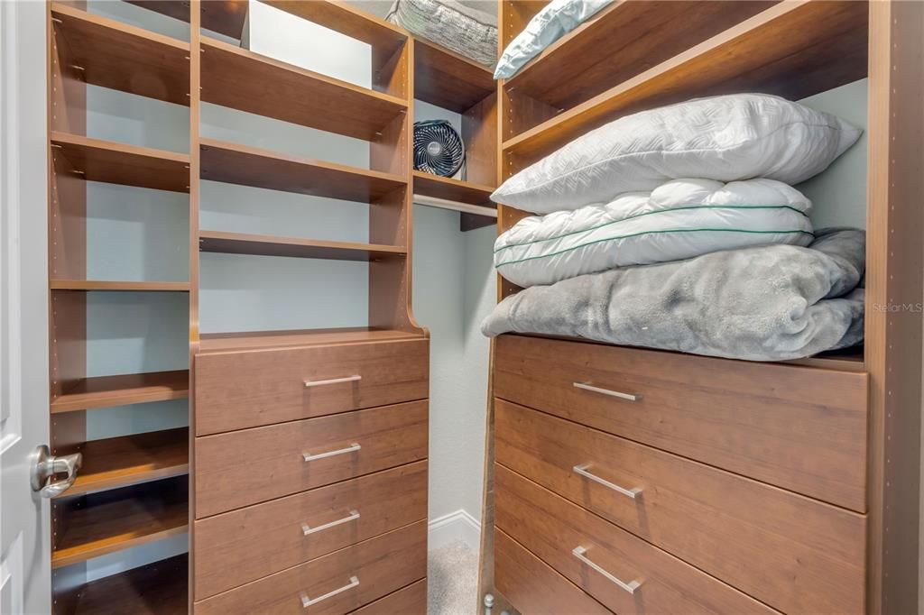 For Sale: $565,000 (2 beds, 2 baths, 1384 Square Feet)