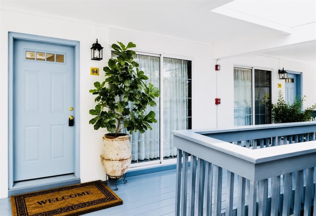For Rent: $1,700 (2 beds, 2 baths, 870 Square Feet)