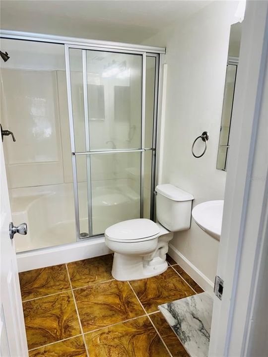 For Rent: $1,700 (2 beds, 2 baths, 870 Square Feet)