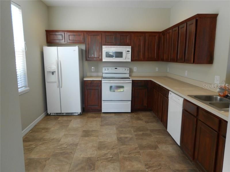 For Rent: $1,945 (3 beds, 2 baths, 1588 Square Feet)