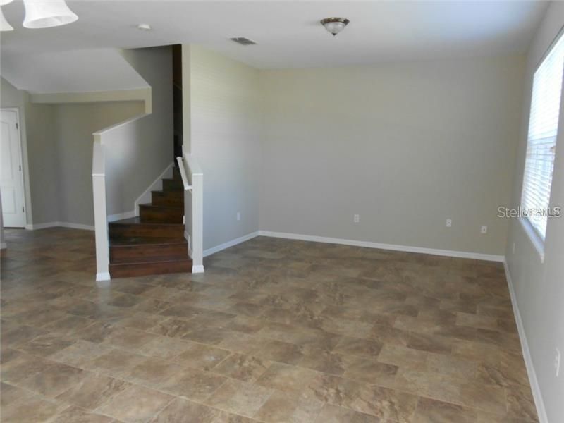 For Rent: $1,945 (3 beds, 2 baths, 1588 Square Feet)