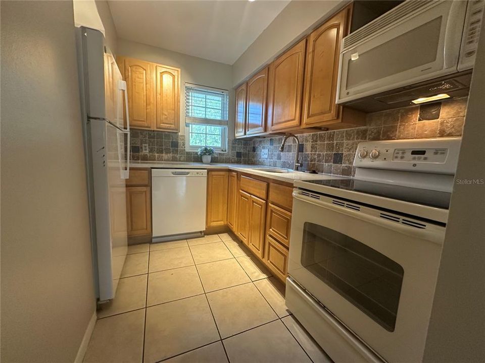 На продажу: $135,500 (1 спален, 1 ванн, 661 Квадратных фут)