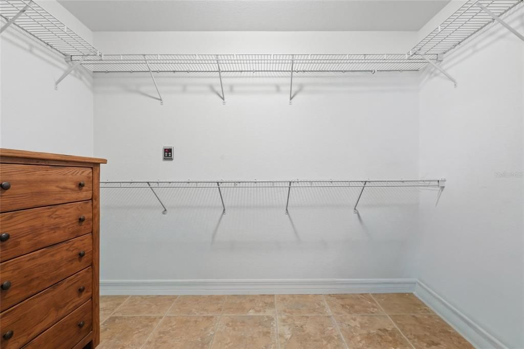 En Venta: $725,000 (3 camas, 2 baños, 1870 Pies cuadrados)