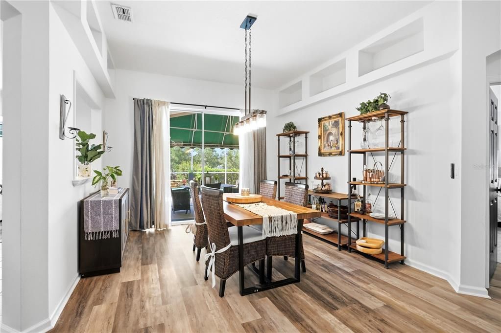 Activo con contrato: $539,900 (4 camas, 3 baños, 2160 Pies cuadrados)