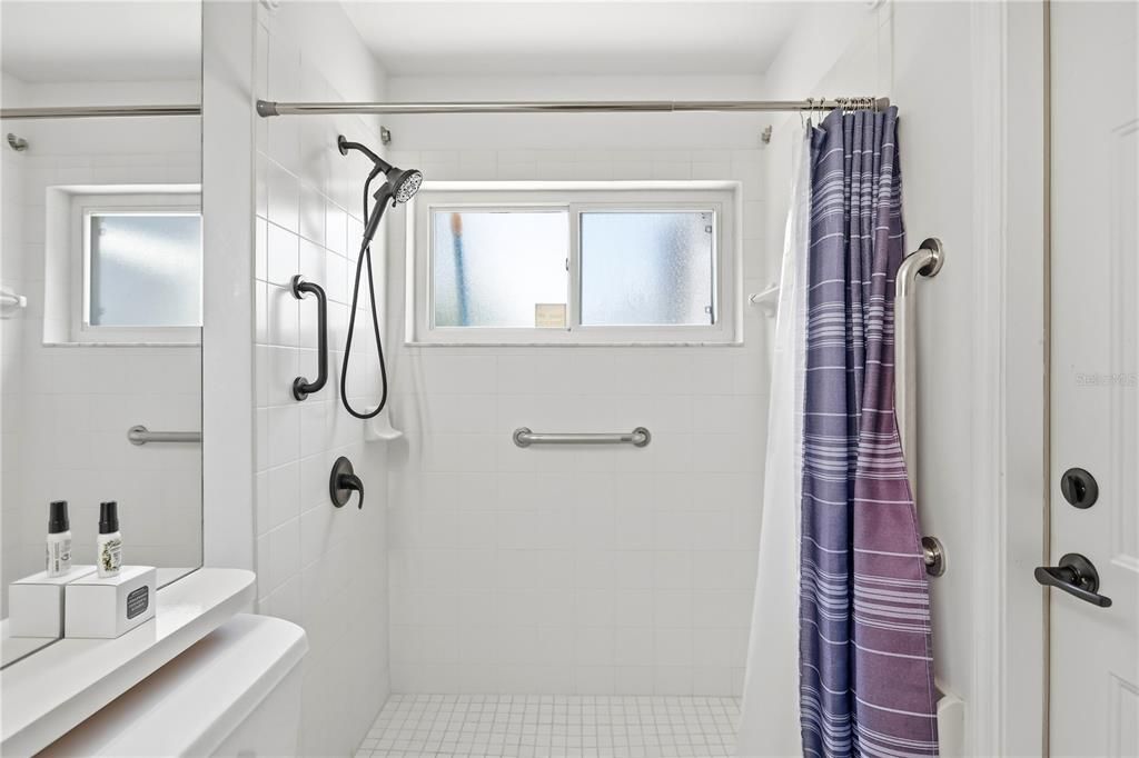 Activo con contrato: $539,900 (4 camas, 3 baños, 2160 Pies cuadrados)