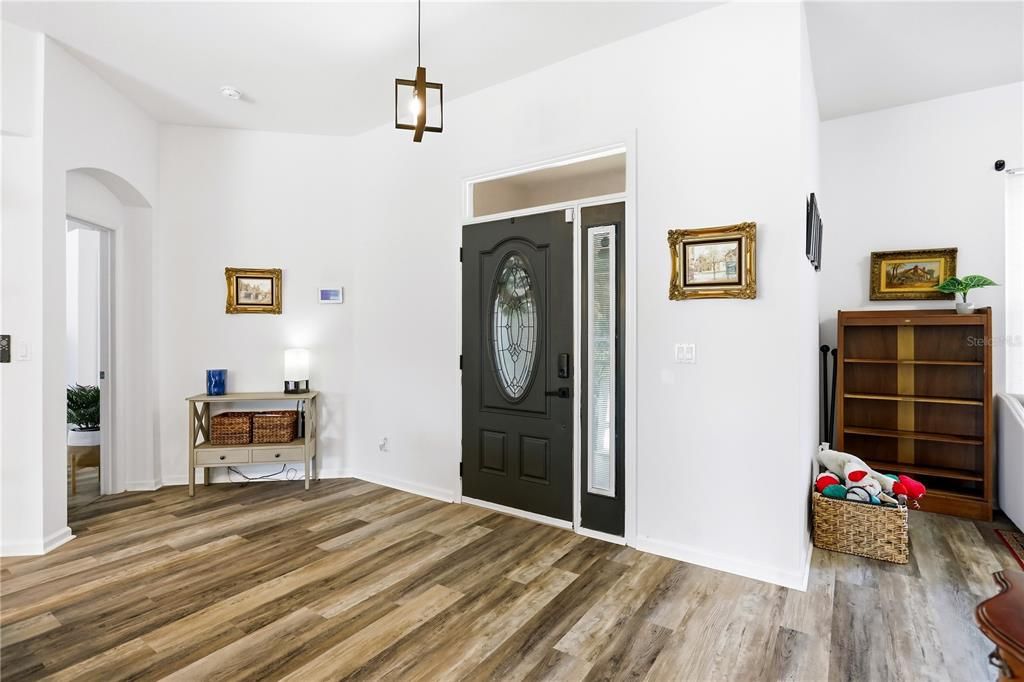 Activo con contrato: $539,900 (4 camas, 3 baños, 2160 Pies cuadrados)