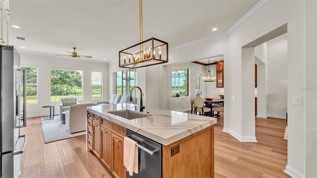 En Venta: $749,900 (3 camas, 2 baños, 2271 Pies cuadrados)