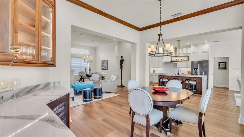 En Venta: $749,900 (3 camas, 2 baños, 2271 Pies cuadrados)