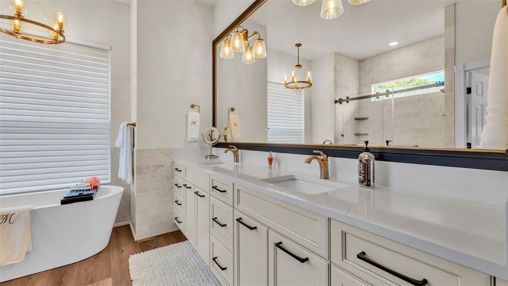 En Venta: $749,900 (3 camas, 2 baños, 2271 Pies cuadrados)