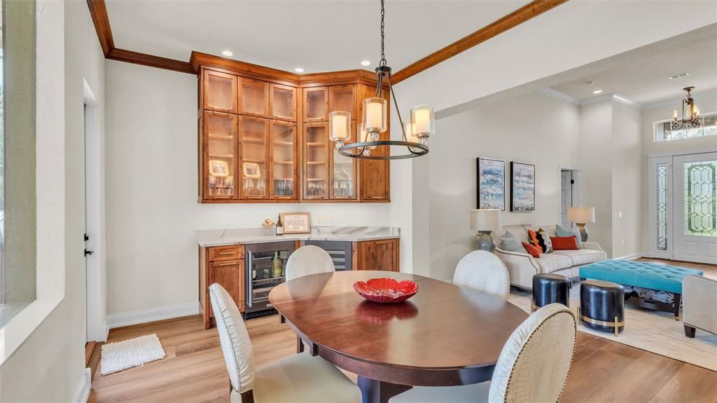 En Venta: $749,900 (3 camas, 2 baños, 2271 Pies cuadrados)