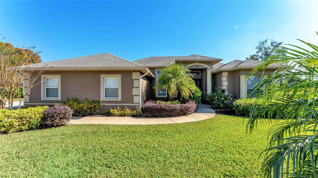 En Venta: $749,900 (3 camas, 2 baños, 2271 Pies cuadrados)
