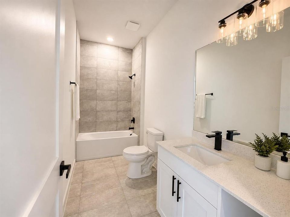 На продажу: $274,990 (4 спален, 3 ванн, 1771 Квадратных фут)