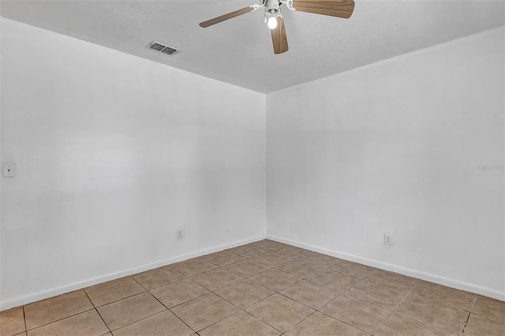 For Sale: $499,000 (8 beds, 0 baths, 3233 Square Feet)