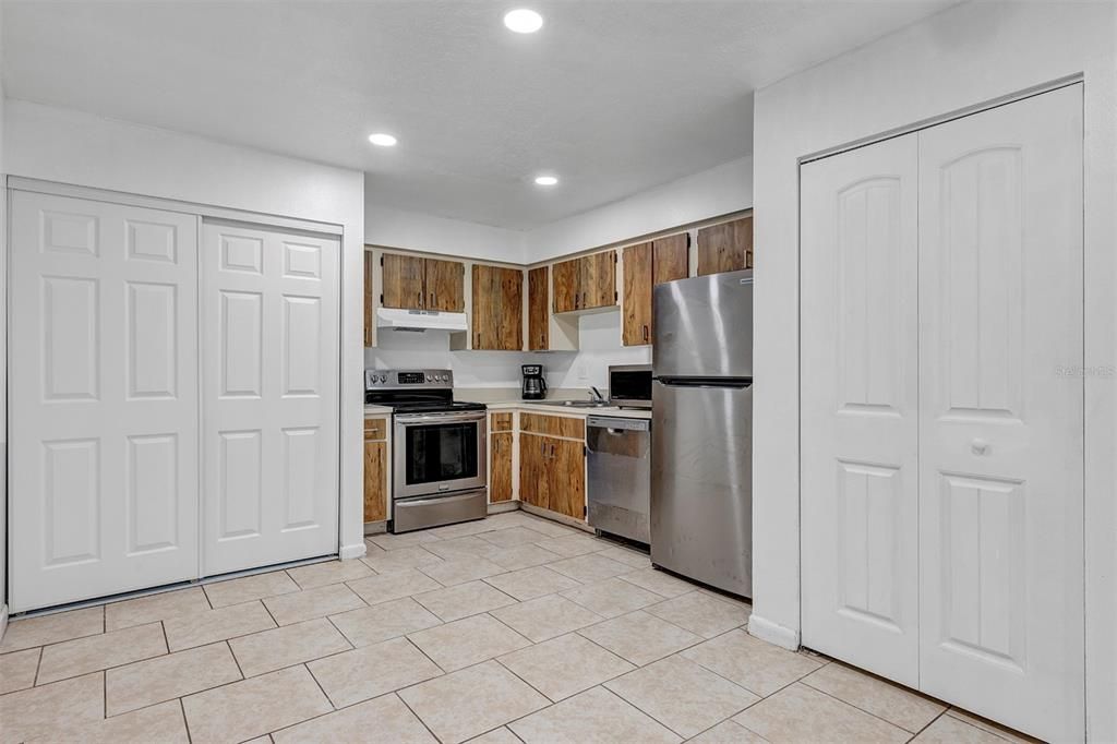 For Sale: $499,000 (8 beds, 0 baths, 3233 Square Feet)