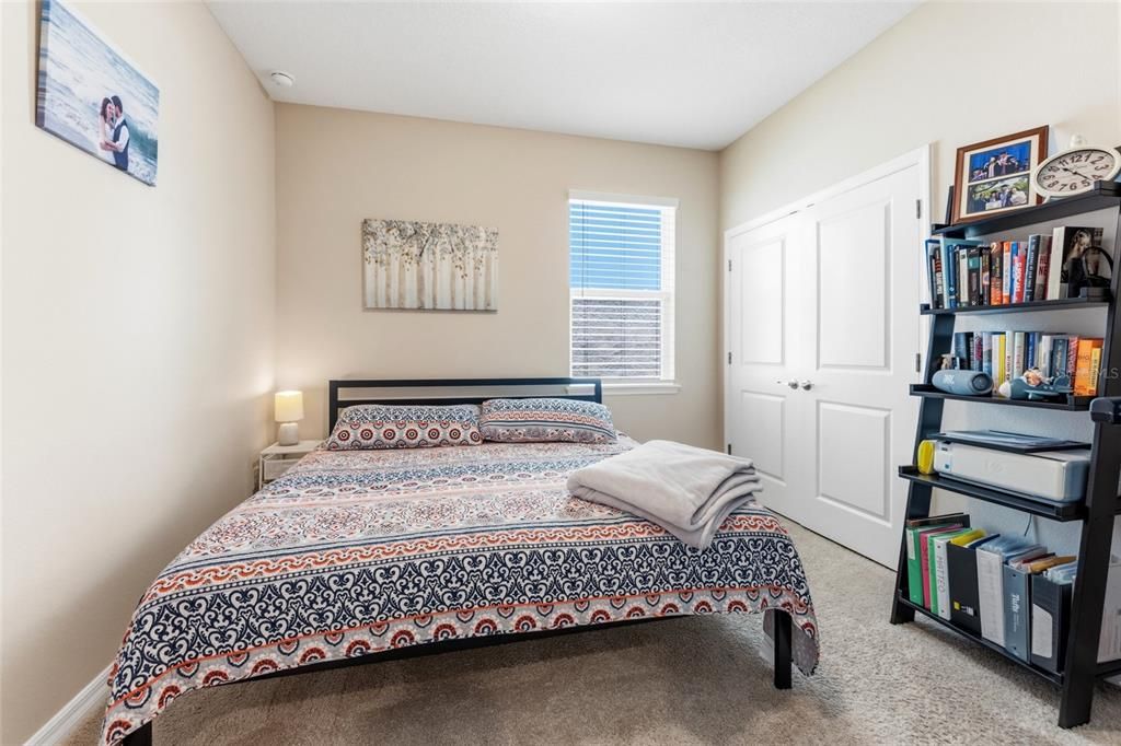 Activo con contrato: $549,900 (4 camas, 2 baños, 2035 Pies cuadrados)