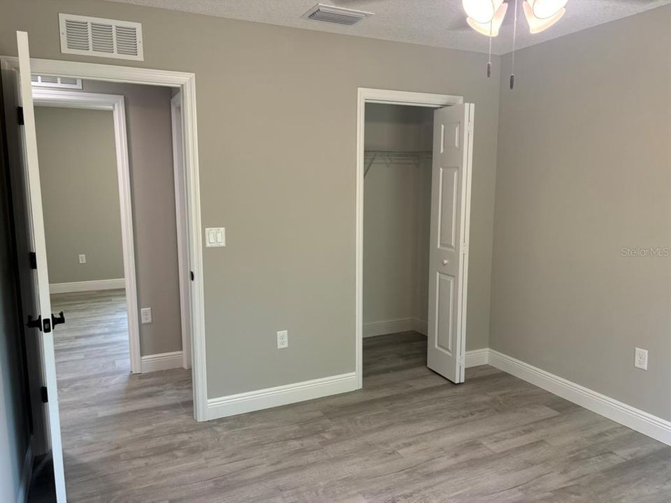 For Sale: $279,900 (3 beds, 2 baths, 1662 Square Feet)
