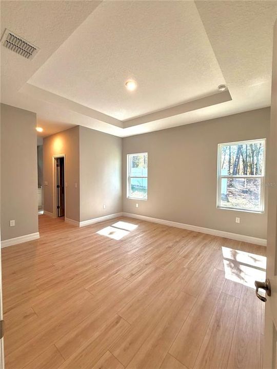 For Sale: $375,000 (4 beds, 3 baths, 1990 Square Feet)