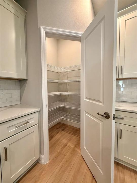 For Sale: $375,000 (4 beds, 3 baths, 1990 Square Feet)