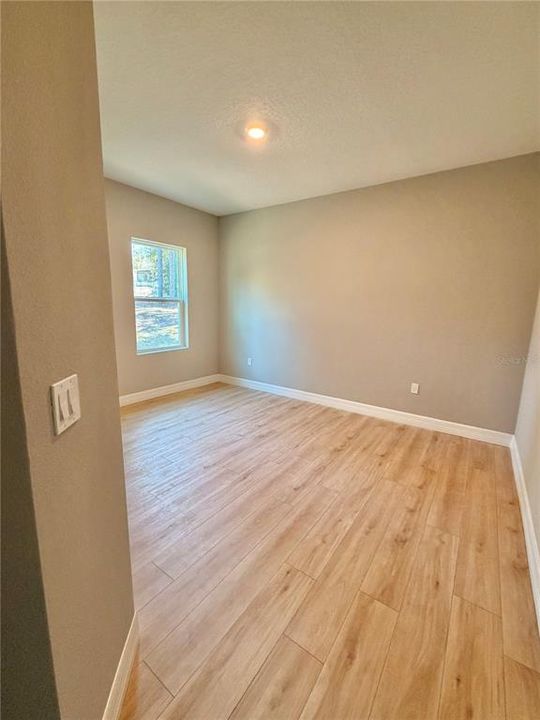 For Sale: $375,000 (4 beds, 3 baths, 1990 Square Feet)