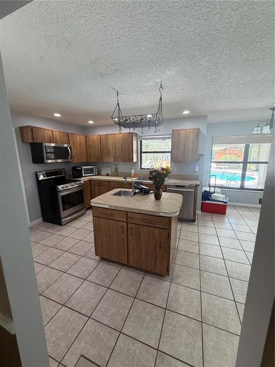 For Sale: $549,000 (4 beds, 2 baths, 2354 Square Feet)