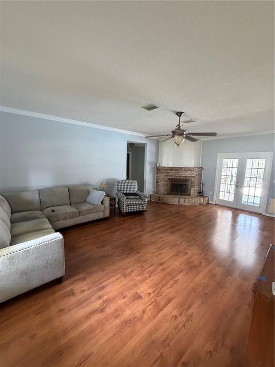 For Sale: $549,000 (4 beds, 2 baths, 2354 Square Feet)