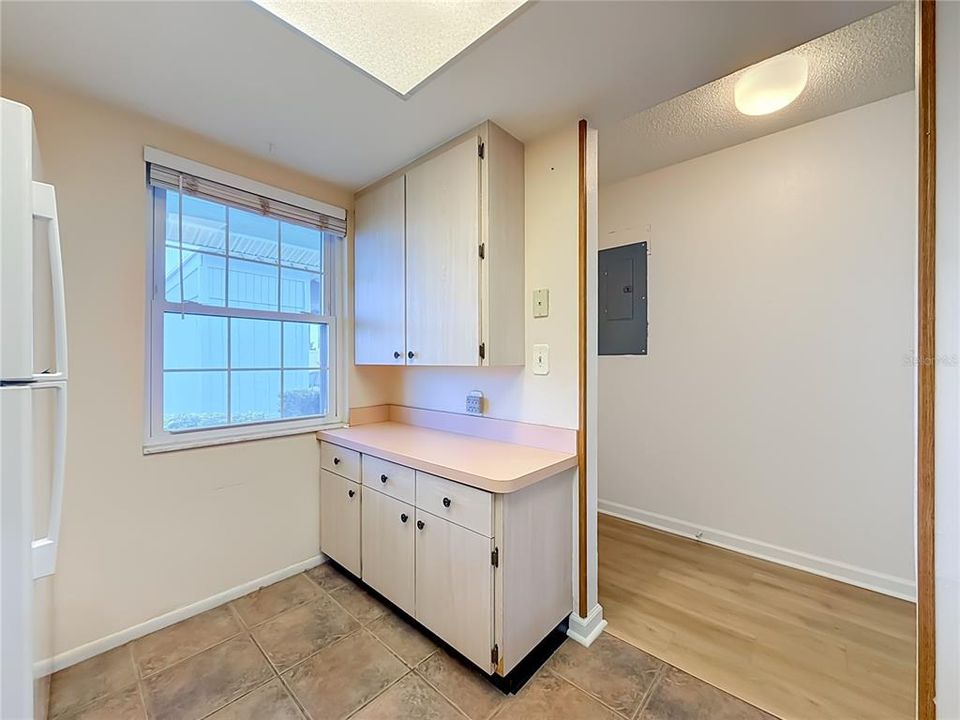 В аренду: $1,600 (2 спален, 2 ванн, 935 Квадратных фут)