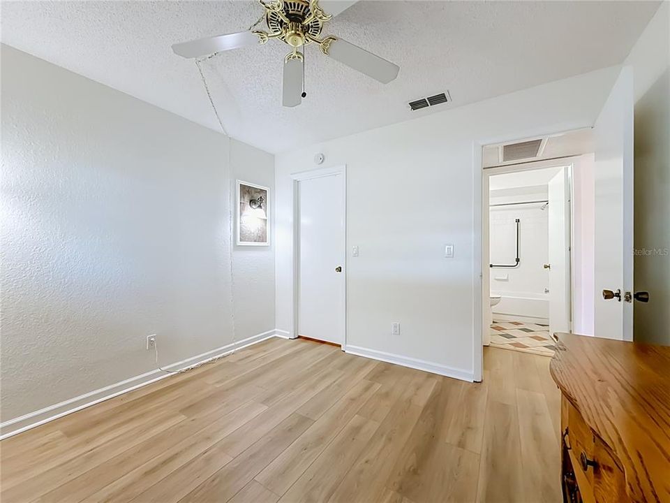 В аренду: $1,600 (2 спален, 2 ванн, 935 Квадратных фут)