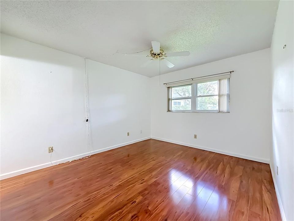 В аренду: $1,600 (2 спален, 2 ванн, 935 Квадратных фут)