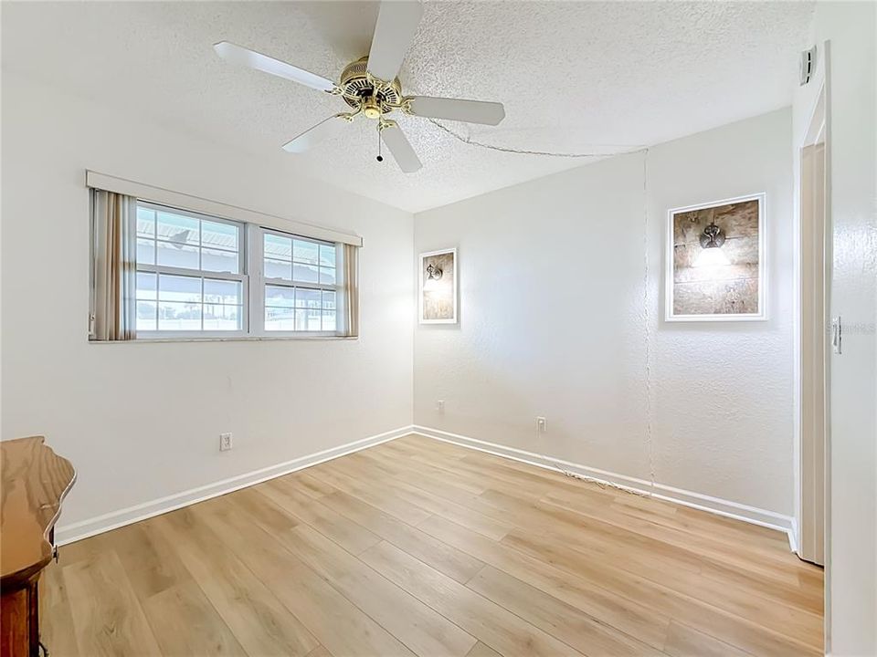 В аренду: $1,600 (2 спален, 2 ванн, 935 Квадратных фут)