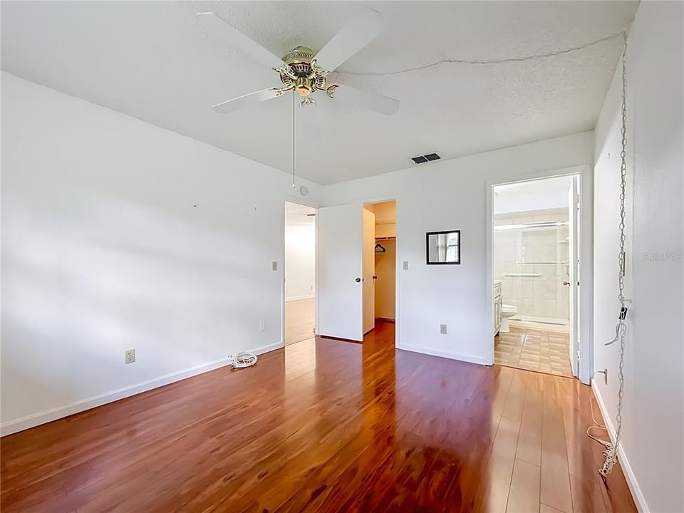 В аренду: $1,600 (2 спален, 2 ванн, 935 Квадратных фут)