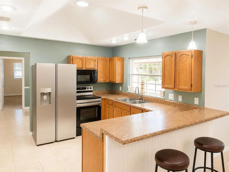 В аренду: $2,950 (4 спален, 2 ванн, 2099 Квадратных фут)