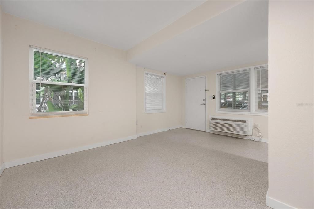 For Rent: $1,650 (1 beds, 1 baths, 500 Square Feet)