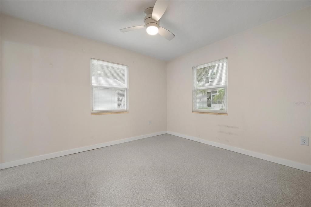 For Rent: $1,650 (1 beds, 1 baths, 500 Square Feet)
