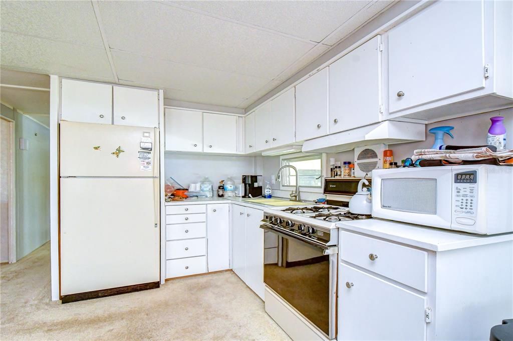 На продажу: $69,900 (2 спален, 1 ванн, 700 Квадратных фут)