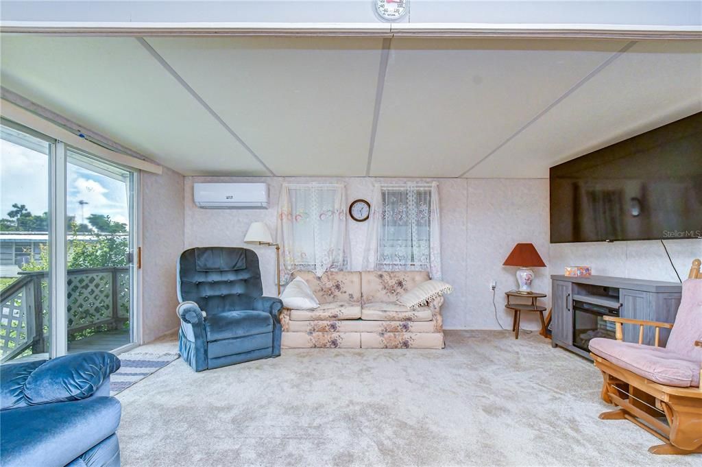 На продажу: $69,900 (2 спален, 1 ванн, 700 Квадратных фут)