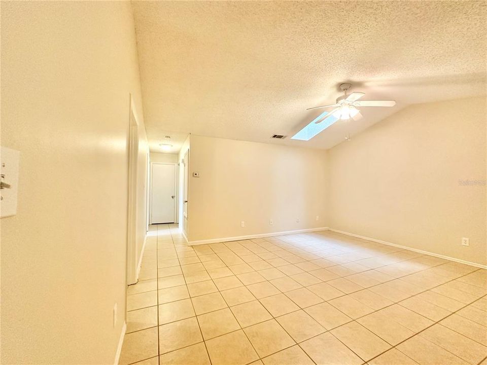 For Rent: $1,895 (3 beds, 2 baths, 1163 Square Feet)