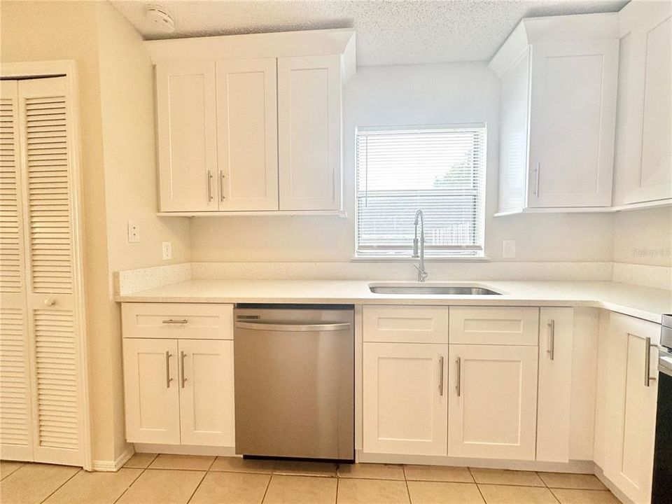 For Rent: $1,895 (3 beds, 2 baths, 1163 Square Feet)