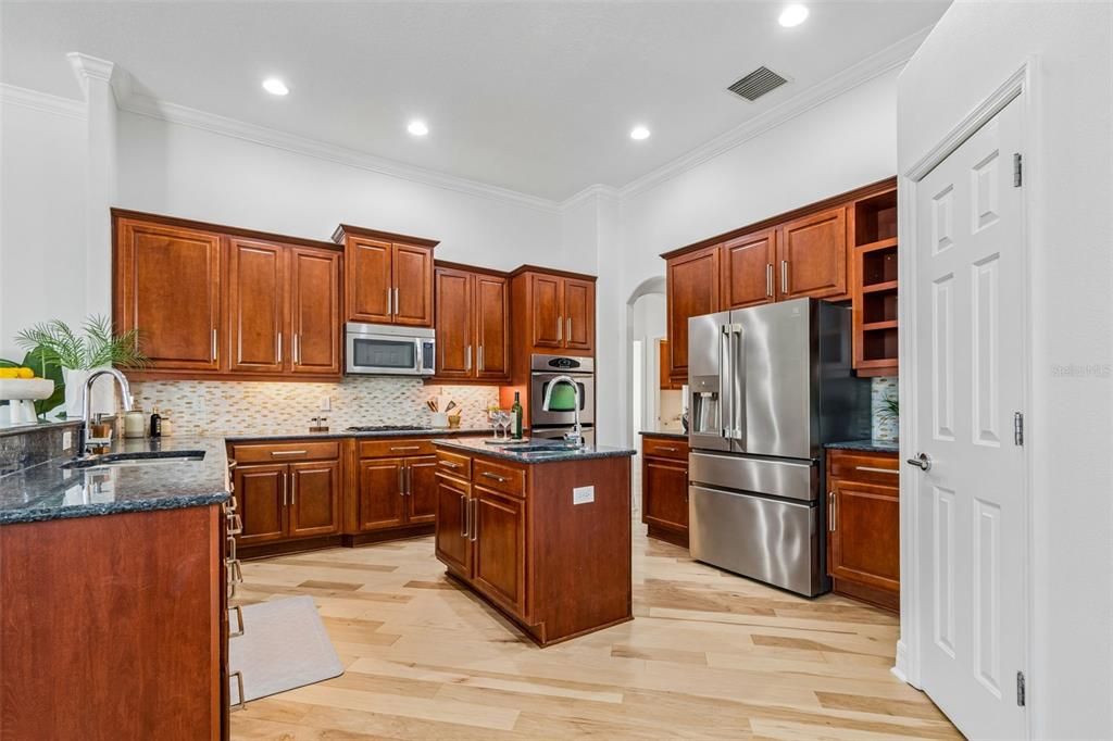 For Sale: $1,050,000 (4 beds, 3 baths, 3566 Square Feet)