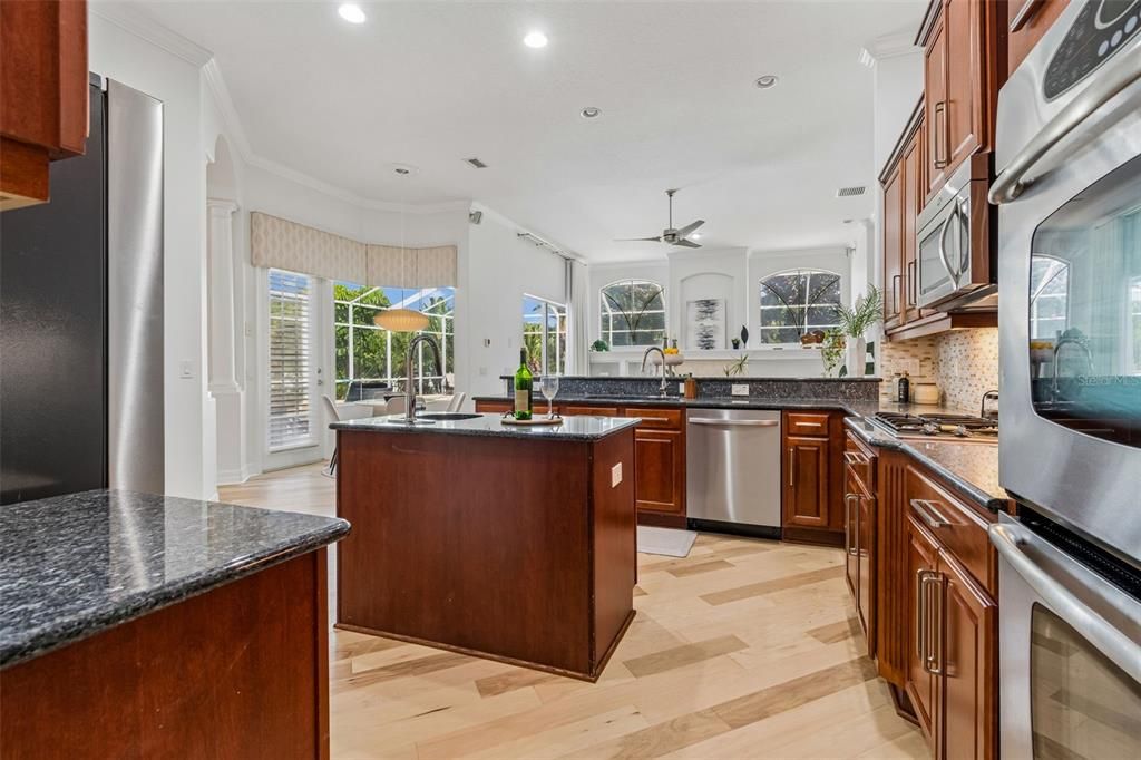 For Sale: $1,050,000 (4 beds, 3 baths, 3566 Square Feet)