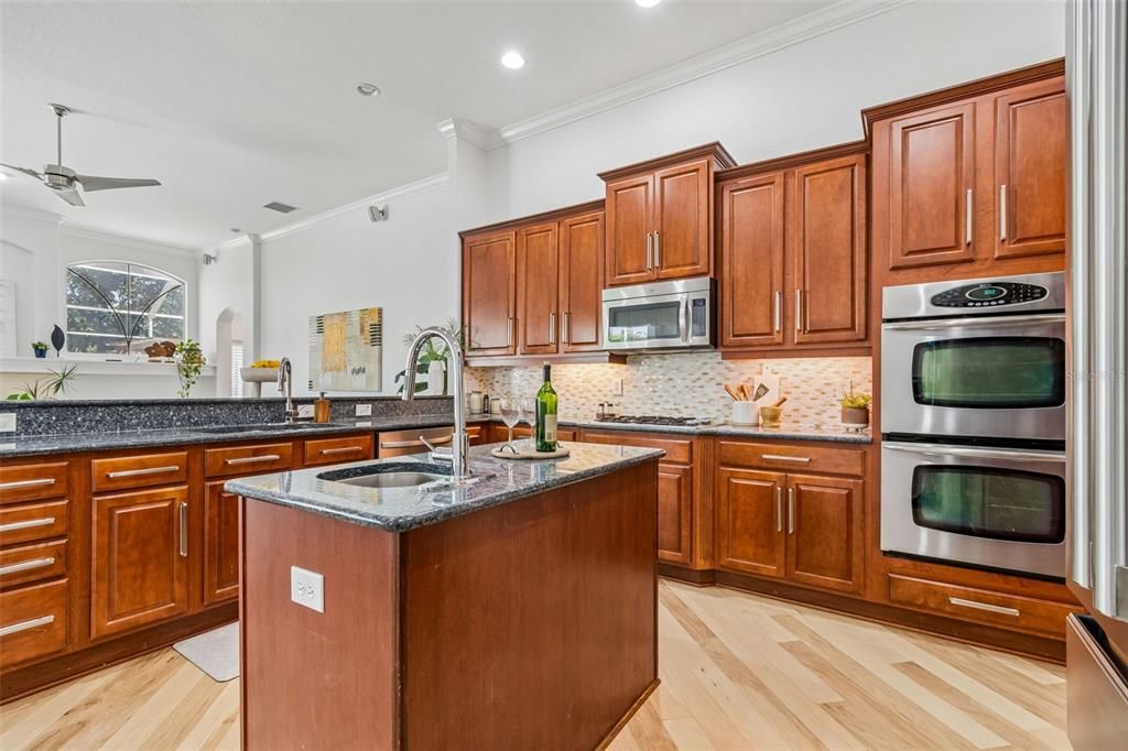 For Sale: $1,050,000 (4 beds, 3 baths, 3566 Square Feet)