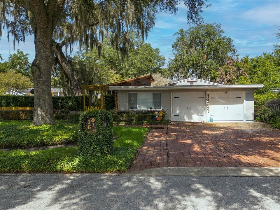 For Sale: $895,000 (0.19 acres)