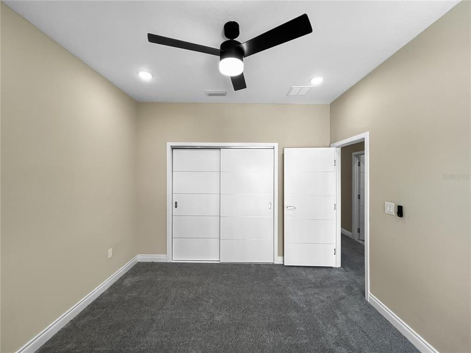 En Venta: $415,000 (4 camas, 3 baños, 2224 Pies cuadrados)
