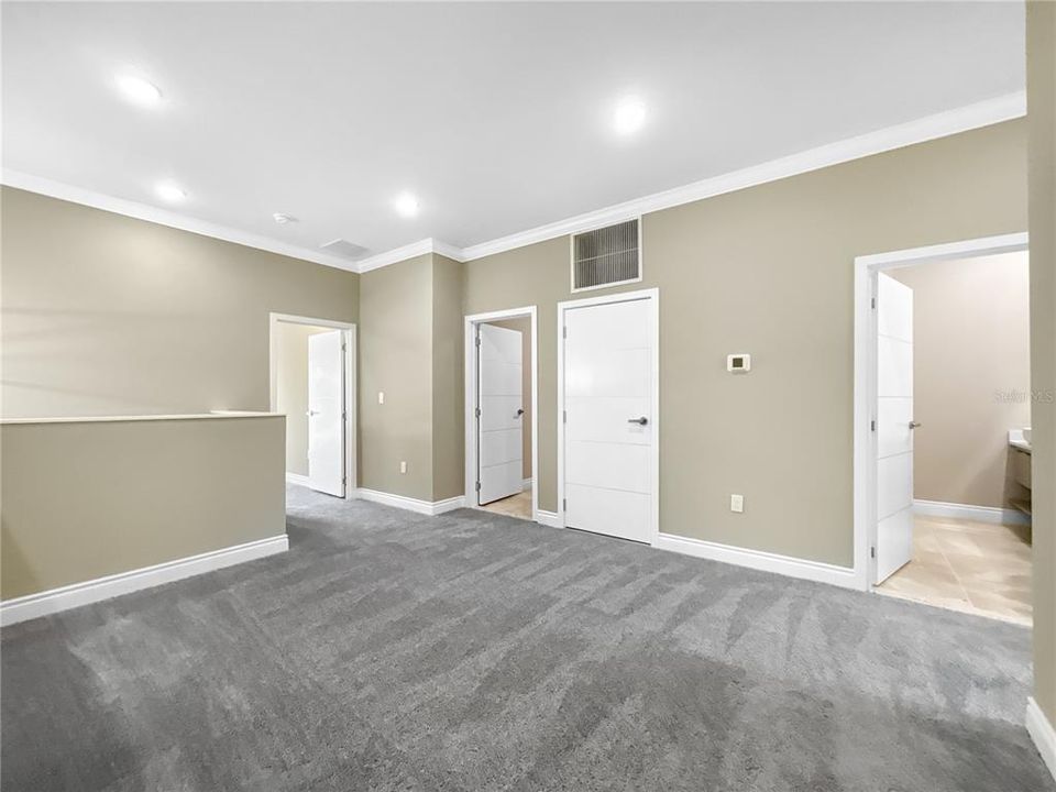 En Venta: $415,000 (4 camas, 3 baños, 2224 Pies cuadrados)
