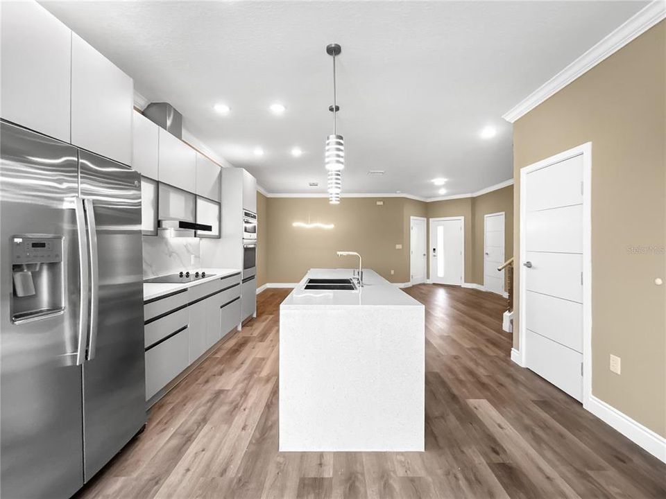 En Venta: $415,000 (4 camas, 3 baños, 2224 Pies cuadrados)