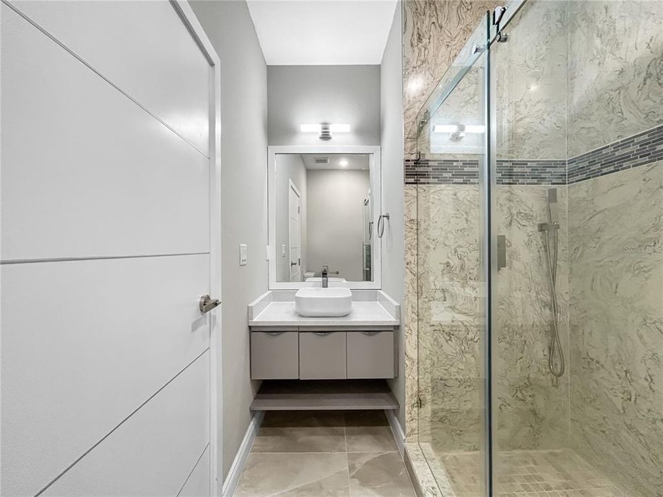 En Venta: $415,000 (4 camas, 3 baños, 2224 Pies cuadrados)